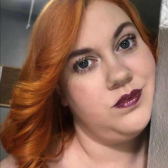 Meet your Posher, Amanda - Picture 3 of 13